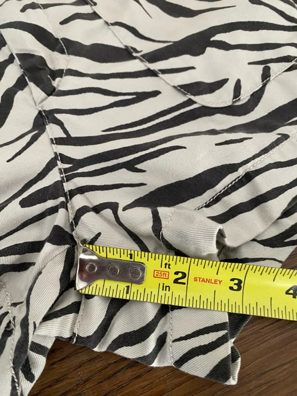 Cynthia Rowley Ivory & Brown 100% Lyocell Zebra Print Shorts Women’s Size 4 - Picture 9 of 14